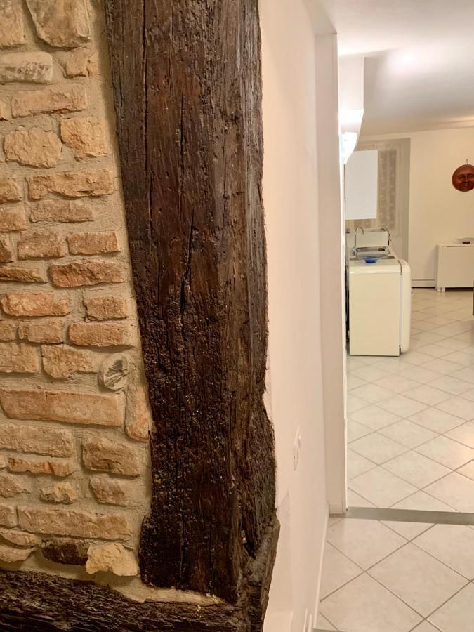 Storico Ombelico Di Parma Apartment Luaran gambar